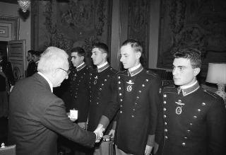 Incontro con una delegazione di allievi dell'Accademia militare di Modena, in servizio di Guardia d'Onore al Palazzo del Quirinale