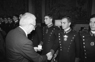 Incontro con una delegazione di allievi dell'Accademia militare di Modena, in servizio di Guardia d'Onore al Palazzo del Quirinale