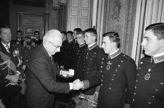 Incontro con una delegazione di allievi dell'Accademia militare di Modena, in servizio di Guardia d'Onore al Palazzo del Quirinale