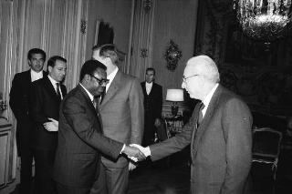 Il Presidente della Repubblica Francesco Cossiga riceve Martin Bongo, ministro degli affari esteri della Repubblica del Gabon