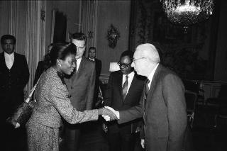 Il Presidente della Repubblica Francesco Cossiga riceve Martin Bongo, ministro degli affari esteri della Repubblica del Gabon