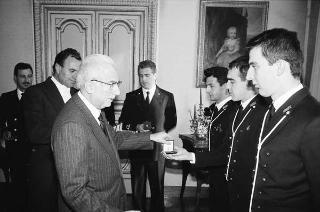 Incontro con una delegazione di allievi dell'Accademia navale di Livorno, in servizio di Guardia d'Onore al Palazzo del Quirinale