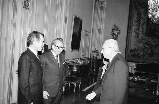 Il Presidente della Repubblica Francesca Cossiga incontra Robert Badinter, presidente del Conseil Costitutionell della Repubblica di Francia, con Francesco Saja, presidente della Corte Costituzionale