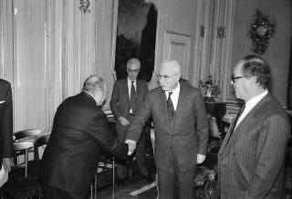 Il Presidente della Repubblica Francesco Cossiga riceve la visita Antigono Donati, presidente dell'Associazione amici dell'Accademia dei Lincei, con i componenti del Comitato direttivo e alcuni esponenti dell'Associazione