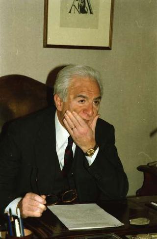 Il Presidente della Repubblica Francesco Cossiga durante la registrazione di un messaggio per le Associazioni europee della stampa estera