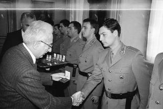 Incontro con una delegazione di allievi della Scuola sottufficiali della Guardia di Finanza, in servizio di Guardia d'Onore al Palazzo del Quirinale