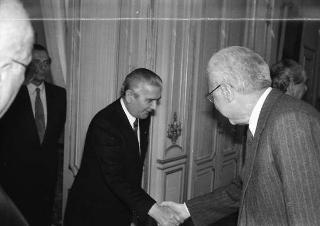 Il Presidente della Repubblica Francesco Cossiga riceve la visita dell'on. Ivo Butini, sottosegretario di Stato all'industria, commercio e artigianato, con Giacinto Urso, presidente dell'Amministrazione provinciale di Lecce, la giunta e i capigruppo consiliari