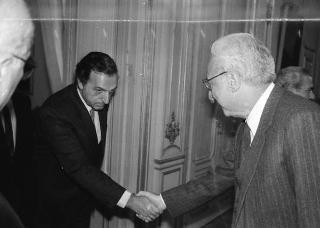 Il Presidente della Repubblica Francesco Cossiga riceve la visita dell'on. Ivo Butini, sottosegretario di Stato all'industria, commercio e artigianato, con Giacinto Urso, presidente dell'Amministrazione provinciale di Lecce, la giunta e i capigruppo consiliari