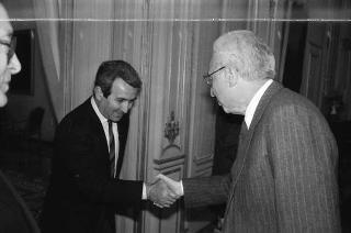 Il Presidente della Repubblica Francesco Cossiga riceve la visita dell'on. Ivo Butini, sottosegretario di Stato all'industria, commercio e artigianato, con Giacinto Urso, presidente dell'Amministrazione provinciale di Lecce, la giunta e i capigruppo consiliari