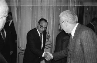 Il Presidente della Repubblica Francesco Cossiga riceve la visita dell'on. Ivo Butini, sottosegretario di Stato all'industria, commercio e artigianato, con Giacinto Urso, presidente dell'Amministrazione provinciale di Lecce, la giunta e i capigruppo consiliari