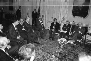 Il Presidente della Repubblica Francesco Cossiga riceve la visita dell'on. Ivo Butini, sottosegretario di Stato all'industria, commercio e artigianato, con Giacinto Urso, presidente dell'Amministrazione provinciale di Lecce, la giunta e i capigruppo consiliari