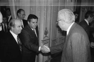 Il Presidente della Repubblica Francesco Cossiga riceve la visita dell'on. Ivo Butini, sottosegretario di Stato all'industria, commercio e artigianato, con Giacinto Urso, presidente dell'Amministrazione provinciale di Lecce, la giunta e i capigruppo consiliari