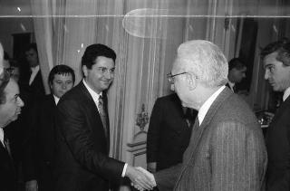 Il Presidente della Repubblica Francesco Cossiga riceve la visita dell'on. Ivo Butini, sottosegretario di Stato all'industria, commercio e artigianato, con Giacinto Urso, presidente dell'Amministrazione provinciale di Lecce, la giunta e i capigruppo consiliari