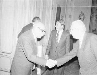 Il Presidente della Repubblica Francesco Cossiga riceve la visita Enrico Randone, presidente delle Assicurazioni Generali, con gli esponenti della Compagnia e una rappresentanza del Circolo nautico della Società