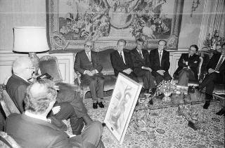 Il Presidente della Repubblica Francesco Cossiga riceve la visita Enrico Randone, presidente delle Assicurazioni Generali, con gli esponenti della Compagnia e una rappresentanza del Circolo nautico della Società
