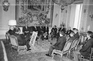 Il Presidente della Repubblica Francesco Cossiga riceve la visita Enrico Randone, presidente delle Assicurazioni Generali, con gli esponenti della Compagnia e una rappresentanza del Circolo nautico della Società
