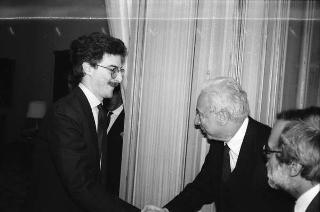 Il Presidente della Repubblica Francesco Cossiga incontra l'on. Enrico Ferri, ministro dei lavori pubblici, per presentare la nuova rivista "Territorio"