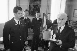 Incontro con una delegazione di allievi dell'Accademia Aeronautica di Pozzuoli, in servizio di Guardia d'Onore al Palazzo del Quirinale
