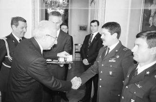 Incontro con una delegazione di allievi dell'Accademia Aeronautica di Pozzuoli, in servizio di Guardia d'Onore al Palazzo del Quirinale