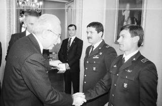 Incontro con una delegazione di allievi dell'Accademia Aeronautica di Pozzuoli, in servizio di Guardia d'Onore al Palazzo del Quirinale