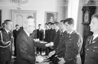 Incontro con una delegazione di allievi dell'Accademia Aeronautica di Pozzuoli, in servizio di Guardia d'Onore al Palazzo del Quirinale