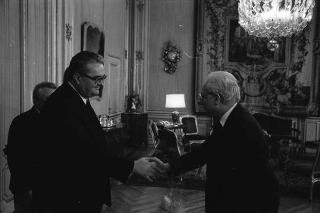 Incontro del Presidente della Repubblica Francesco Cossiga con Roman Malinowsky, presidente della Dieta polacca, accompagnato dall'ambasciatore polacco a Roma, Jozef Wiejacz