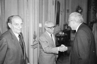 Il Presidente della Repubblica Francesco Cossiga incontra Vincenzo Cappelletti, presidente della Società europea di cultura, con Norberto Bobbio, e alcuni esponenti dell'Associazione