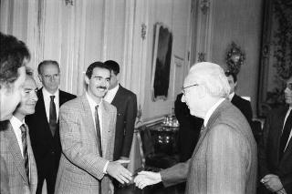Il Presidente della Repubblica Francesco Cossiga riceve in udienza Mario Segni e Grazia Mannironi, autori del volume "Sardegna da salvare", per presentare l'opera