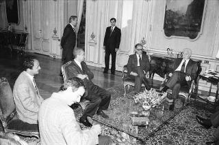 Il Presidente della Repubblica Francesco Cossiga riceve in udienza Mario Segni e Grazia Mannironi, autori del volume "Sardegna da salvare", per presentare l'opera
