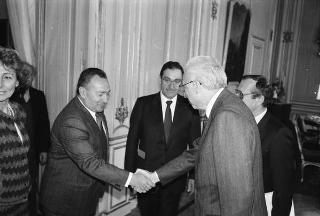 Incontro del Presidente della Repubblica Francesco Cossiga con Gian Carlo Ferretto, presidente della Fondazione "Il Campiello", con il Comitato promotore, la giuria e i vincitori del Premio letterario "Campiello" 1988