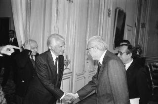 Incontro del Presidente della Repubblica Francesco Cossiga con Gian Carlo Ferretto, presidente della Fondazione "Il Campiello", con il Comitato promotore, la giuria e i vincitori del Premio letterario "Campiello" 1988