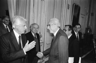 Incontro del Presidente della Repubblica Francesco Cossiga con Gian Carlo Ferretto, presidente della Fondazione "Il Campiello", con il Comitato promotore, la giuria e i vincitori del Premio letterario "Campiello" 1988