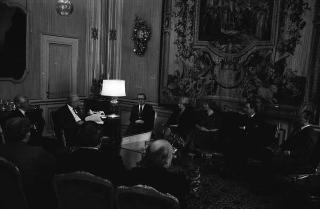 Incontro del Presidente della Repubblica Francesco Cossiga con Gian Carlo Ferretto, presidente della Fondazione &quot;Il Campiello&quot;, con il Comitato promotore, la giuria e i vincitori del Premio letterario &quot;Campiello&quot; 1988