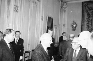 Il Presidente della Repubblica Francesco Cossiga incontra Mariano Rumor, presidente del Comitato Atlantico, con i componenti del Consiglio direttivo del Comitato