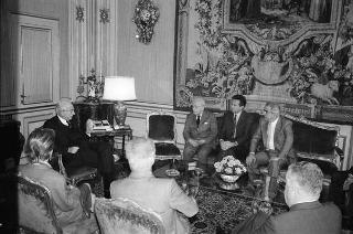 Il Presidente della Repubblica Francesco Cossiga riceve in udienza Massimo Severo Giannini, presidente del Comitato direttivo del Movimento per la riforma elettorale, con i componenti del comitato