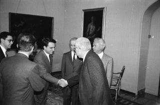 Il Presidente della Repubblica Francesco Cossiga riceve in udienza Massimo Severo Giannini, presidente del Comitato direttivo del Movimento per la riforma elettorale, con i componenti del comitato