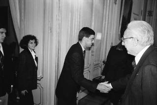 Udienza del Presidente della Repubblica Francesco Cossiga con Paolo Armaroli e Fausto Cuocolo, e un gruppo di studenti