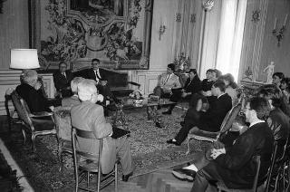 Udienza del Presidente della Repubblica Francesco Cossiga con Paolo Armaroli e Fausto Cuocolo, e un gruppo di studenti