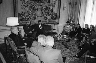 Udienza del Presidente della Repubblica Francesco Cossiga con Paolo Armaroli e Fausto Cuocolo, e un gruppo di studenti
