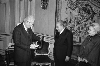 Incontro del Presidente della Repubblica Francesco Cossiga con Guido Alberti, ideatore del "Premio Strega"