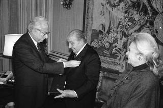 Incontro del Presidente della Repubblica Francesco Cossiga con Guido Alberti, ideatore del "Premio Strega"