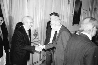 Il Presidente della Repubblica Francesco Cossiga riceve in udienza Carlo Lizzani, presidente dell'Associazione ex alunni del Liceo Ginnasio "Ennio Quirino Visconti", con i componenti del Consiglio direttivo e alcuni esponenti dell'Associazione