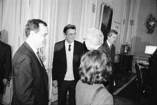 Il Presidente della Repubblica Francesco Cossiga riceve in udienza Carlo Lizzani, presidente dell'Associazione ex alunni del Liceo Ginnasio "Ennio Quirino Visconti", con i componenti del Consiglio direttivo e alcuni esponenti dell'Associazione
