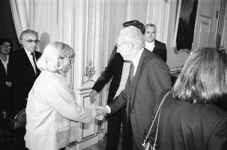 Il Presidente della Repubblica Francesco Cossiga riceve in udienza Carlo Lizzani, presidente dell'Associazione ex alunni del Liceo Ginnasio "Ennio Quirino Visconti", con i componenti del Consiglio direttivo e alcuni esponenti dell'Associazione