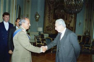 Il Presidente della Repubblica Francesco Cossiga riceve la visita del Generale di Corpo d'Armata Antonio Viesti, nuovo comandante generale dell'Arma dei carabinieri