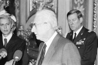 Il Presidente della Repubblica Francesco Cossiga riceve in udienza Mario Pendinelli, direttore della Casa editrice de "Il Messaggero", e il presidente Carlo Sama, con gli studenti vincitori del concorso "Insieme con la scuola per aiutare chi soffre", promosso dal quotidiano