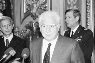Il Presidente della Repubblica Francesco Cossiga riceve in udienza Mario Pendinelli, direttore della Casa editrice de "Il Messaggero", e il presidente Carlo Sama, con gli studenti vincitori del concorso "Insieme con la scuola per aiutare chi soffre", promosso dal quotidiano