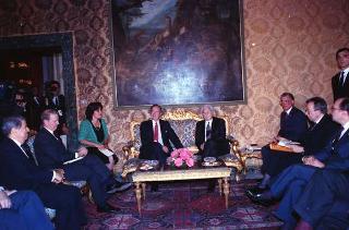 Il Presidente della Repubblica Francesco Cossiga durante la visita ufficiale del Presidente degli Stati Uniti George Herbert Walker Bush e della signora Barbara Bush (26-28 maggio 1989)