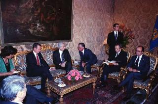 Il Presidente della Repubblica Francesco Cossiga durante la visita ufficiale del Presidente degli Stati Uniti George Herbert Walker Bush e della signora Barbara Bush (26-28 maggio 1989)