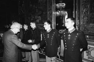 Incontro con una delegazione di allievi dell'Accademia militare di Modena, in servizio di Guardia d'Onore al Palazzo del Quirinale